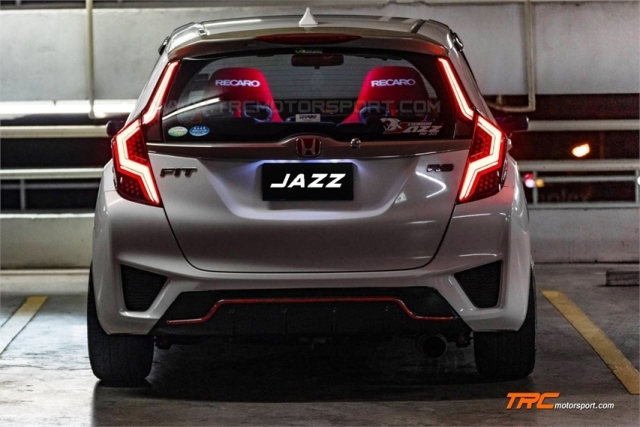 ไฟท้าย JAZZ 2014 SMOKE LIGHT BAR ระบบไฟ Running ตัวไฟท้ายและไฟทับทิมแบบรถหรูสมัยใหม่ VLAND