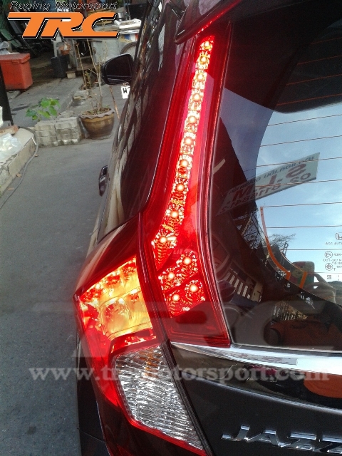 ทับทิม ไฟท้าย ตัวบน JAZZ 2014 GK 2 ชั้น LED แดง ยี่ห้อ Super LUX