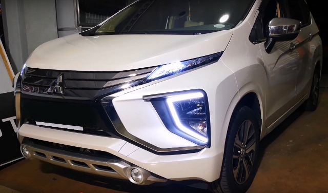 XPANDER DRL ตรงรุ่น Lightbar แสงสีขาว มีสัญญาณไฟเลี้ยว