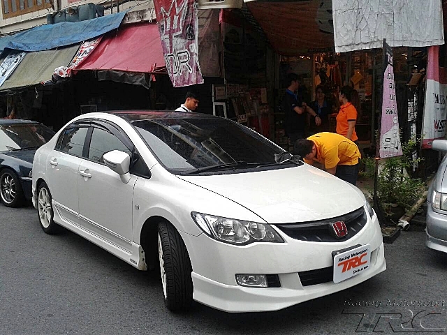 หน้ากระจัง CIVIC 2006 ทรง MUGEN TYPE-R คาร์บอน (สำหรับกันชนเดิมคิ้วยาว)